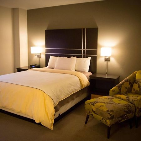 Iowa House Hotel Iowa City Esterno foto